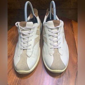Ecco womens sneakers.  Inv 5629